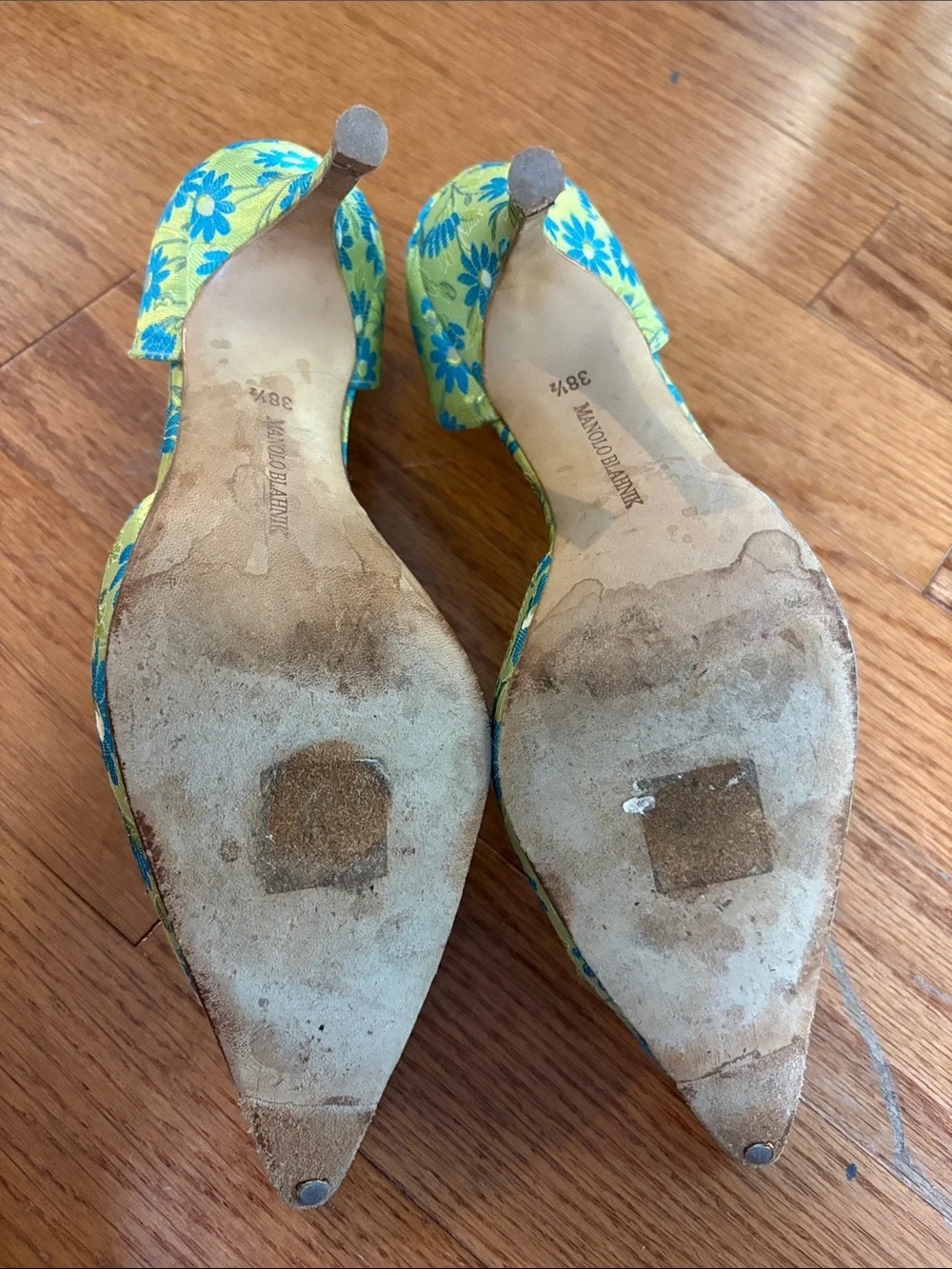Manolo Blahnik Green and Blue Floral Pointed-Toe D'Orsay Pumps - Picture 4 of 4